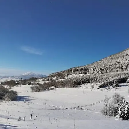 Planinska Kuca Ruza Dağ evi *