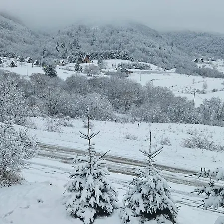 Planinska Kuca Ruza Σαλέ