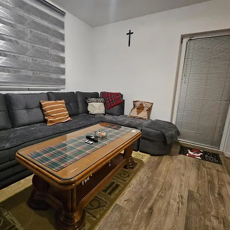 Planinska Kuca Ruza Dağ evi *